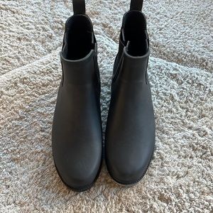 Jcrew rain boots, like new!